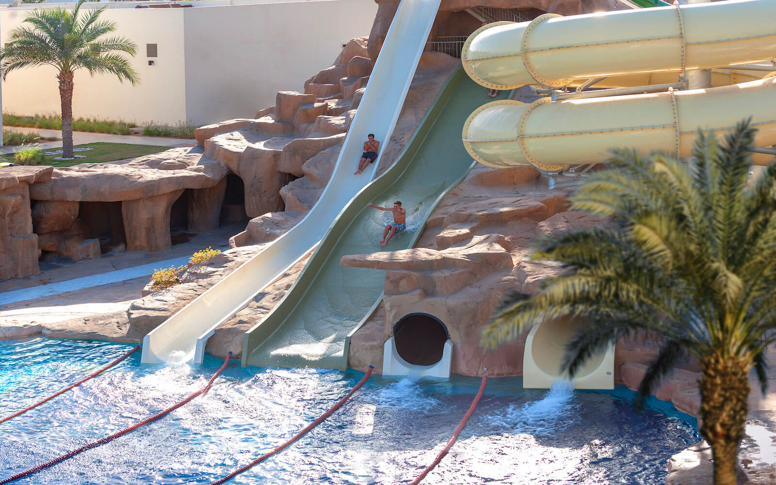 Aqua Park con toboganes