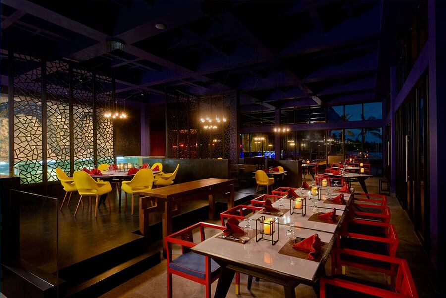 Restaurante Kandima de noche
