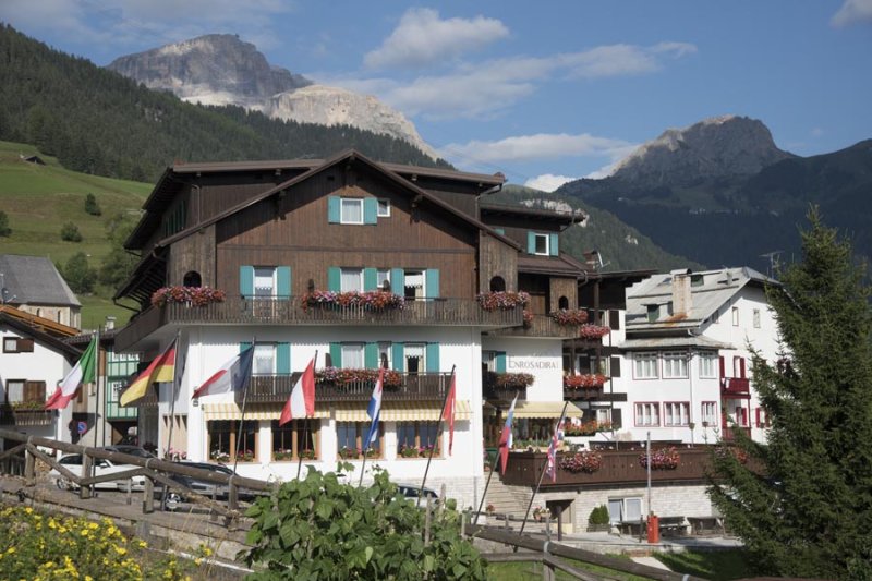 Sport Hotel Enrosadira Campitello
